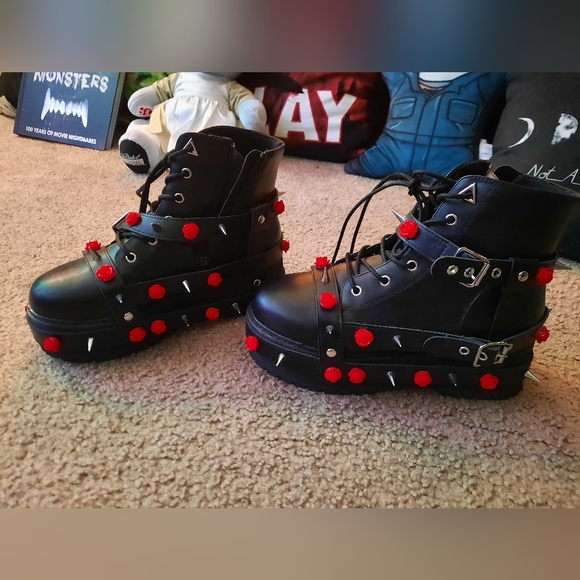 YRU Slayr Rose Boote - Picture 2 of 6